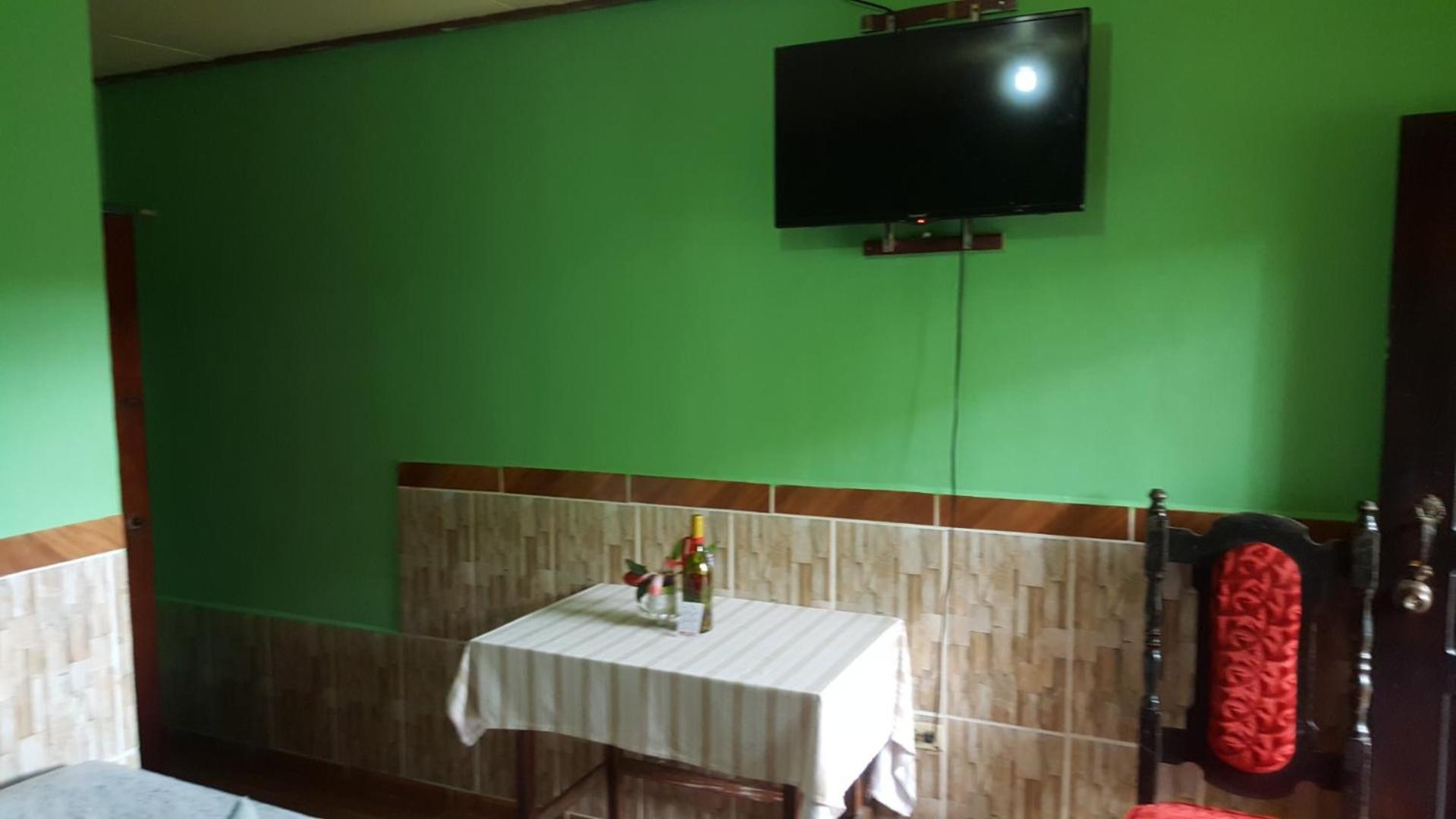 Hotel Economica Coxen Hole Dış mekan fotoğraf