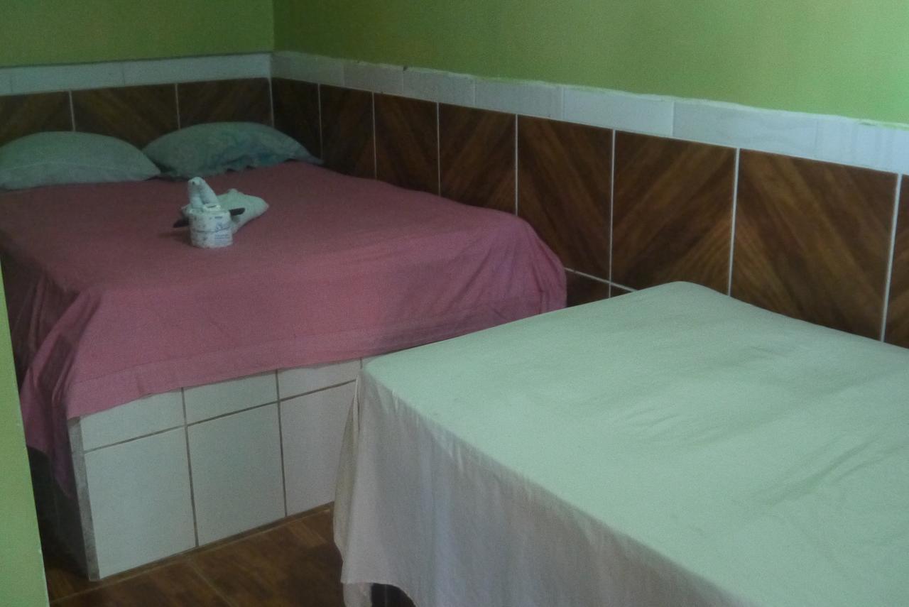 Hotel Economica Coxen Hole Dış mekan fotoğraf